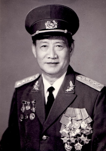 Đại tướng Ho&agrave;ng Văn Th&aacute;i (1915-1986).