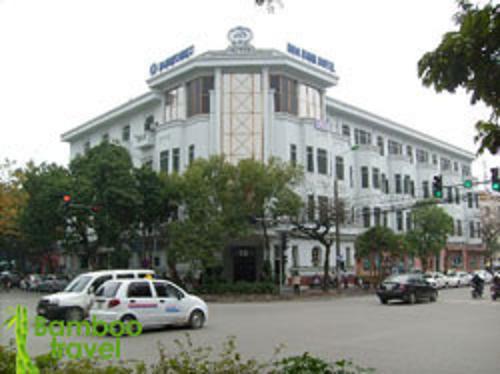 Name:  hoa-binh-hotel.jpg
Views: 803
Size:  26.3 KB