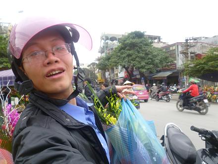 Name:  P1020046 - mua hoa 8-3-2012.JPG
Views: 656
Size:  46.2 KB