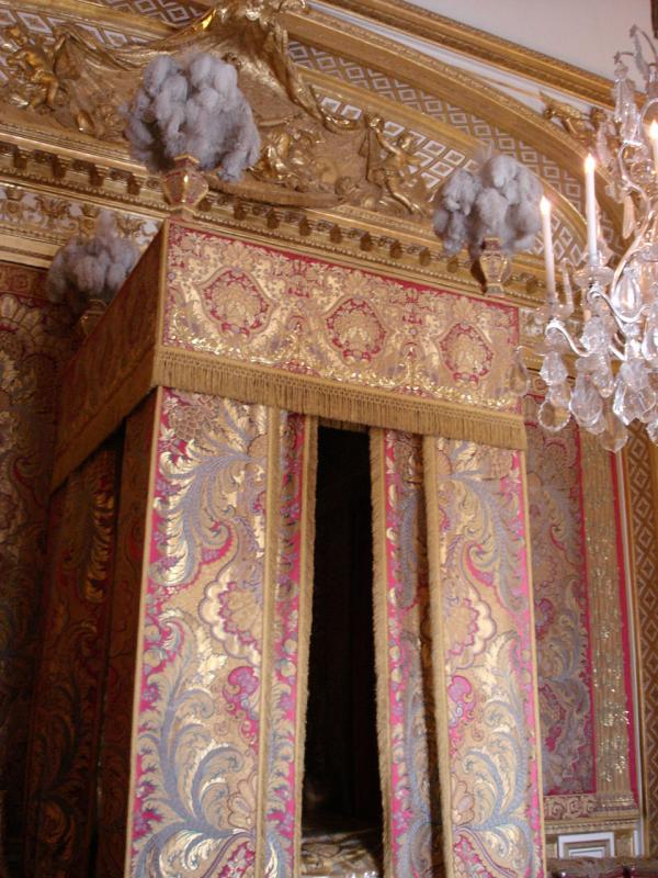 Name:  Versailles,_chambre_du_roi.jpg
Views: 669
Size:  91.4 KB