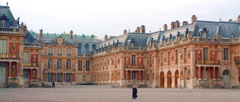 Name:  03-ene-Chateau-de-versailles-cour.jpg
Views: 603
Size:  51.6 KB