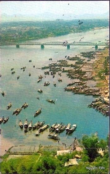 Name:  Sông Hương_Huế.jpg
Views: 263
Size:  41.9 KB