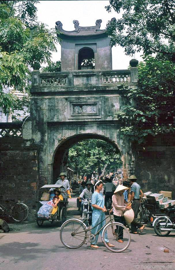 Name:  vietnam_1993_00029b.jpg
Views: 365
Size:  144.8 KB