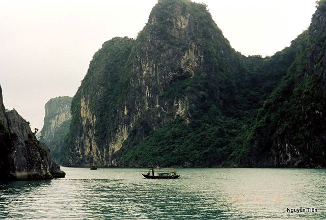 Name:  08-Vinh Ha Long-1.jpg
Views: 465
Size:  77.7 KB